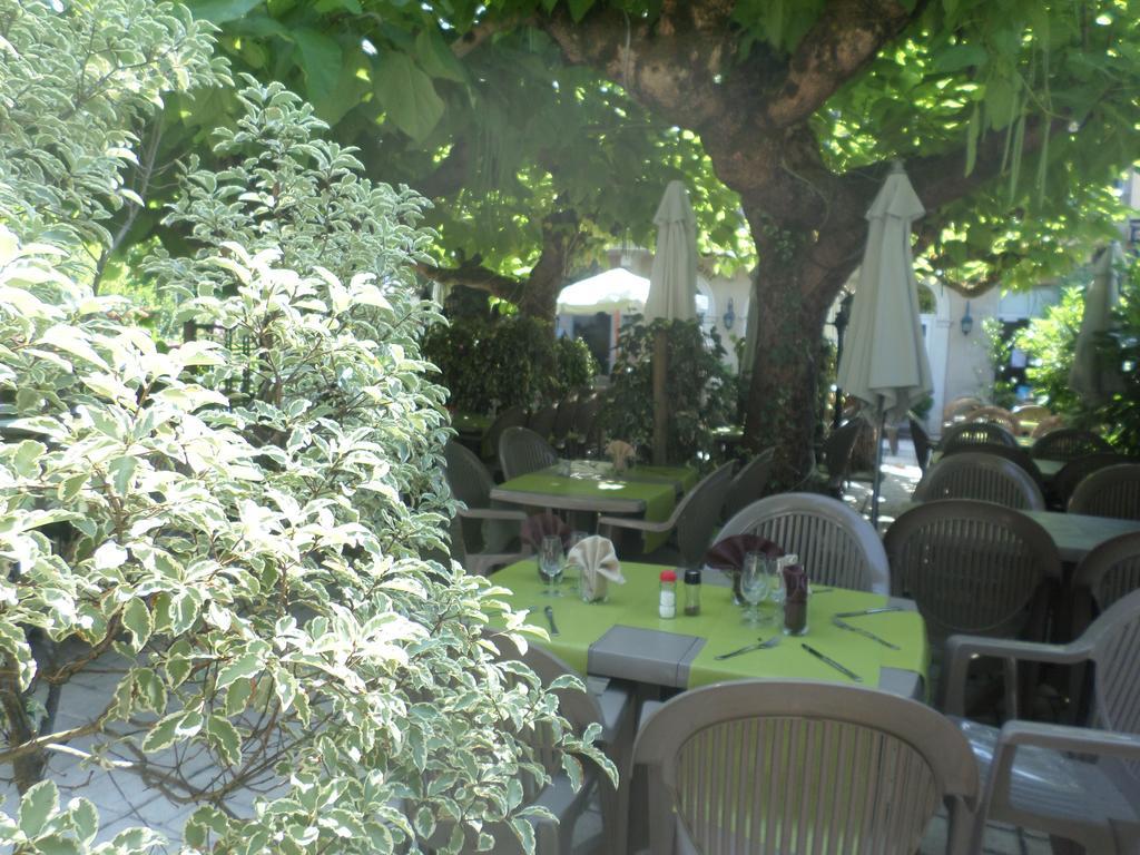 Appart'Hotel Les Tilleuls Saint-Macaire Esterno foto