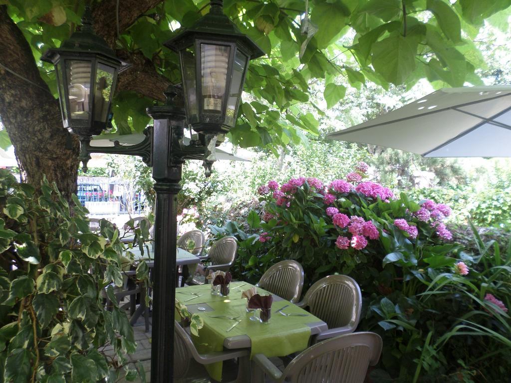 Appart'Hotel Les Tilleuls Saint-Macaire Esterno foto